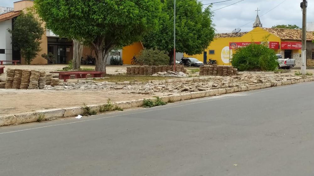Prefeito Edilson Capote autorizou a Reforma da Praça da Ciretran em Barras PI