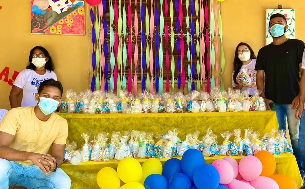 Serviço de Convivência e Fortalecimento de Vínculos realizam Drive-trhu para comemorar dia das crianças em Barras PI