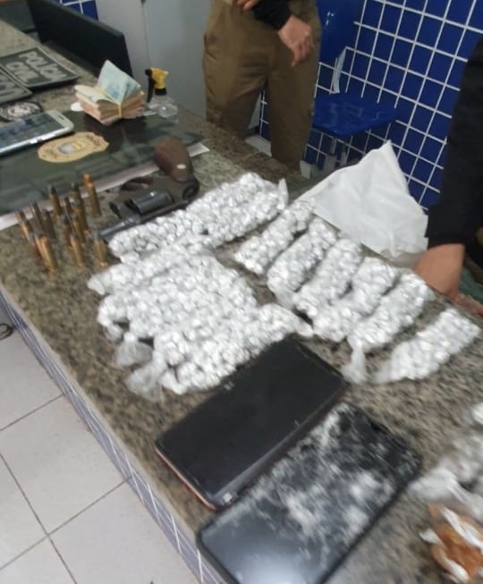 Cinco pessoas são presas em operação contra organizações criminosas no litoral do Piauí