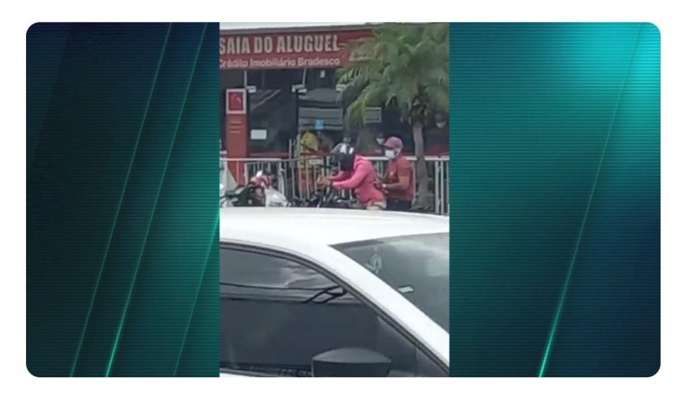 Bandidos roubam R$ 10 mil de empresário e se atrapalham na fuga