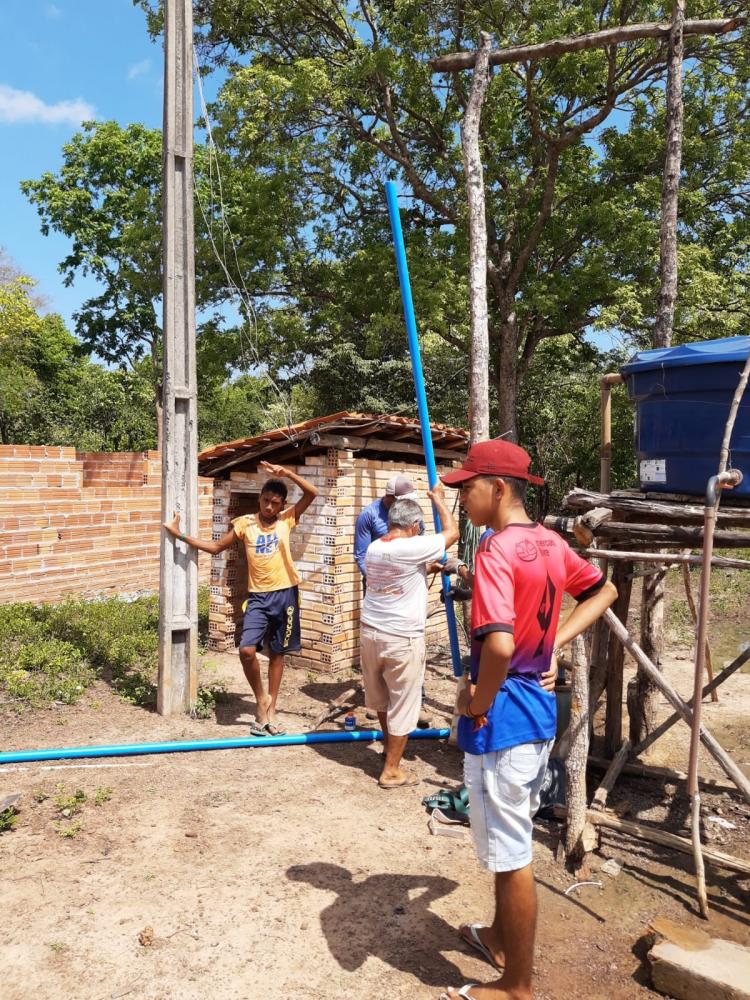 Prefeito Edilson Capote autoriza Instalação do Sistema de abastecimento de água completo no Pé do Morro zona rural de Barras PI