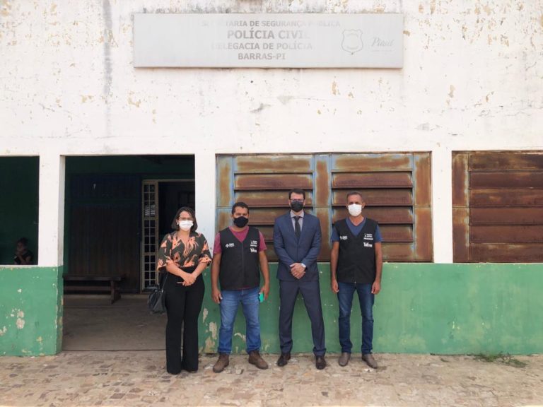 MPPI e Vigilância Sanitária em Barras PI apontam para más condições físicas e insalubres da delegacia de Barras PI 