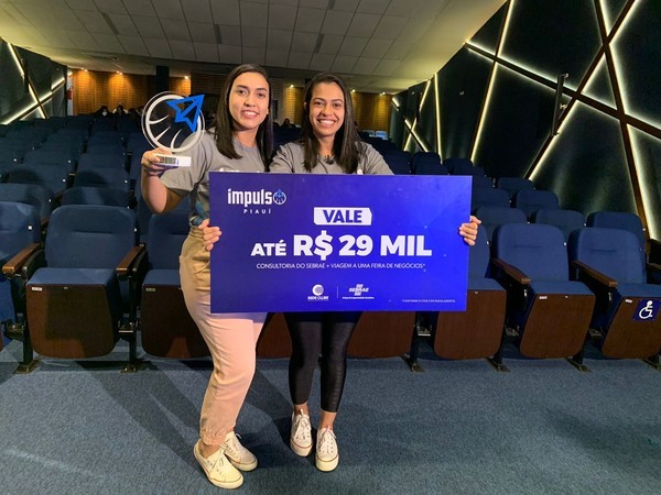 Yara Furtado e Jayra Anatercia são as vencedoras do Impulso Piauí. — Foto: Katylenin França
