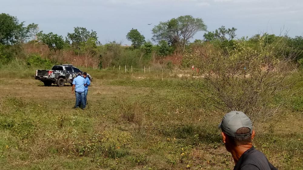 Mulher é encontrada morta em terreno baldio na cidade de Piripiri
