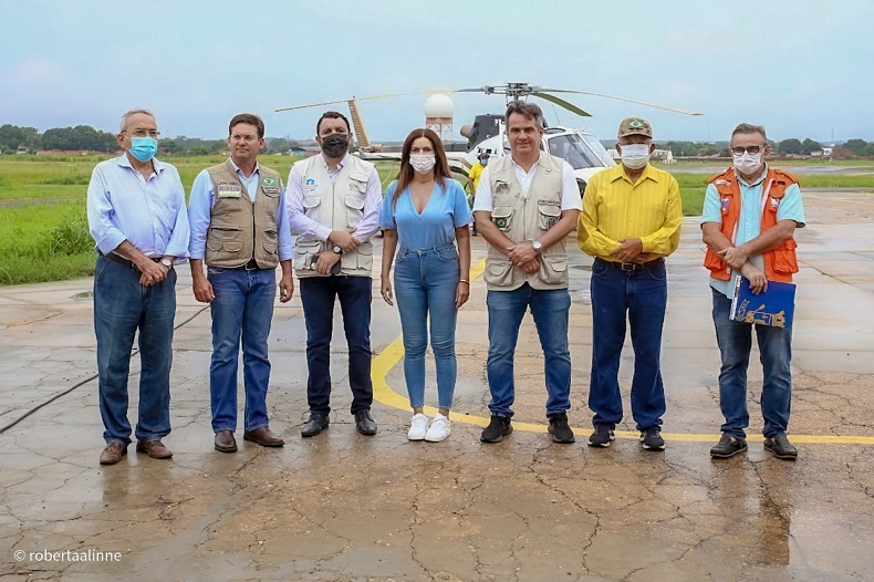 Ministros desembarcam em Teresina e sobrevoam áreas alagadas
