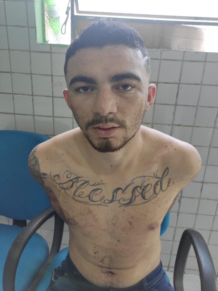THE: Assaltantes atiram contra policiais e acusado de tráfico é preso