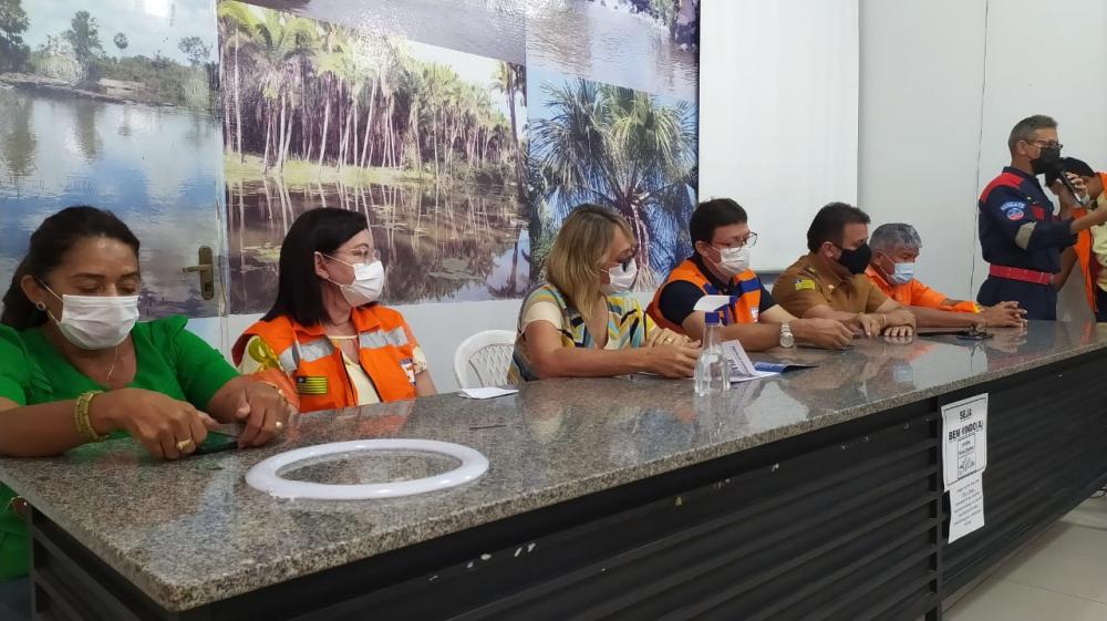 Reunião define ações e estratégias em caso de cheia do rio Marataoan em Barras PI