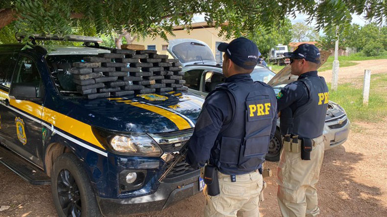 Suspeito foge e deixa mulher com droga avaliada em mais de R$ 9 milhões