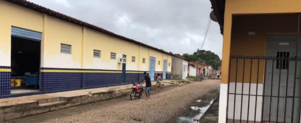 Governo Edilson Capote começa trabalho de drenagem na rua Boca Maldita em Barras PI