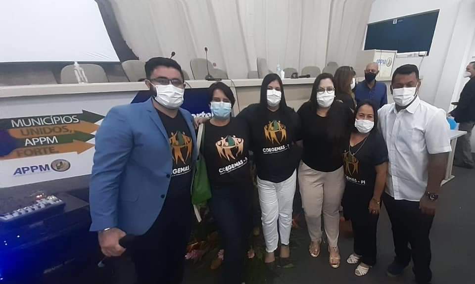 Equipe de Barras PI participa de Encontro Estadual de Gestores municipais de Assistência social