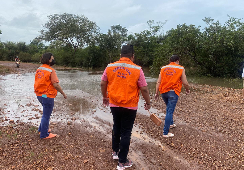 Prefeito Edilson Capote designa equipe da Defesa Civil para acompanhar nível de alerta do rio Marataoan em Barras PI