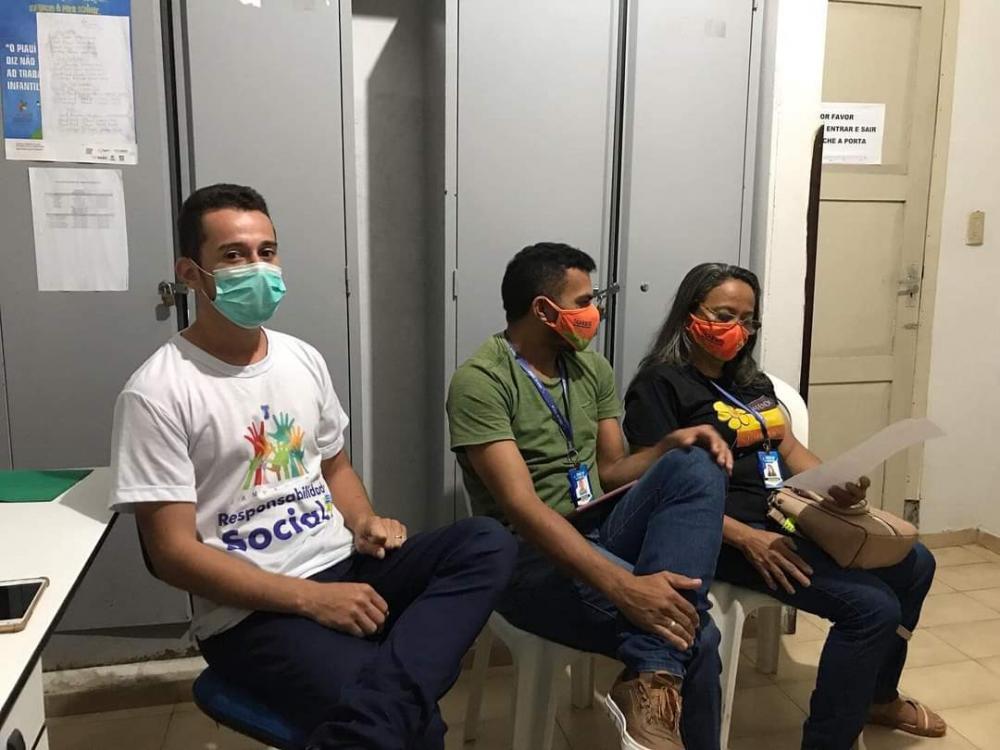 O Conselho Municipal dos Direitos da Criança e do Adolescente - CMDCA com Conselho Tutelar - CT de Barras reuniram-se em uma Reunião Ordinária em Barras PI