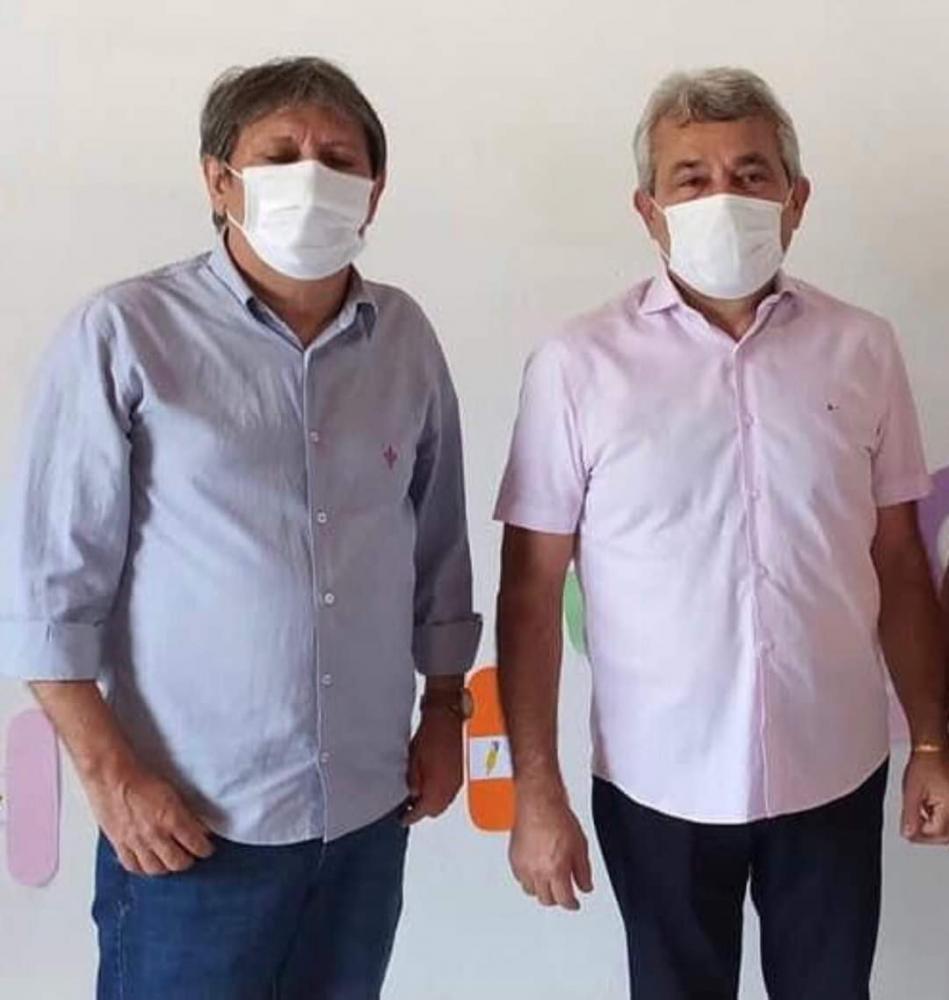 Prefeito Capote antecipa o pagamento do abono de férias dos professores