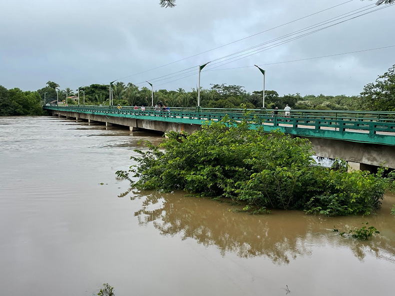 Rio longá supera cota de inundação em mais de 70 cm em Esperantina Piauí