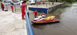 Os instrutores da Marinha do Brasil iniciaram nas águas do rio Marathaoan as aulas práticas do Curso de Piloto de Embarcações em Barras PI