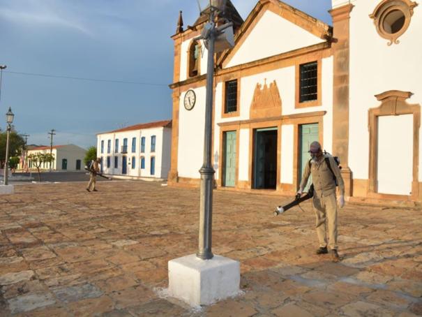 Contra o coronavírus, Prefeitura realiza desinfecção de espaços públicos em Oeiras PI