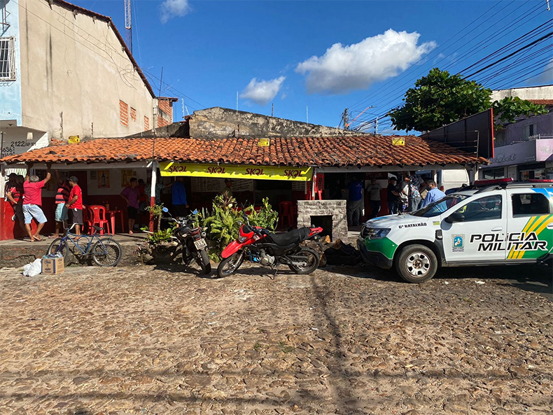 Polícia é baleado em bar no Lourival parente em Teresina PI