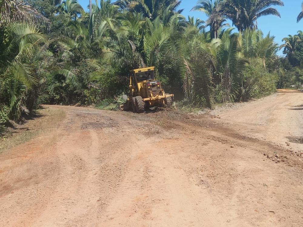 Prefeito Edilson Capote atende o pedido dos moradores das localidades Maniçoba e Paissandu e interliga várias localidades com a construção de estrada vicinal