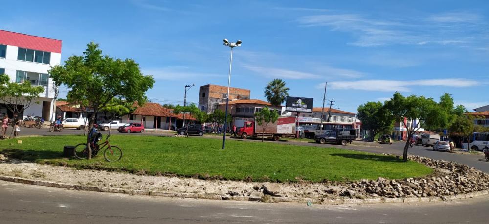 Prefeito Edilson Capote começou a reforma das rotatórias da cidade de Barras PI