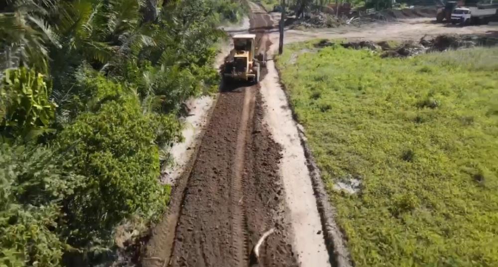 Governo Edilson Capote avança no município de Barras PI com construção de estradas vicinais e recuperação
