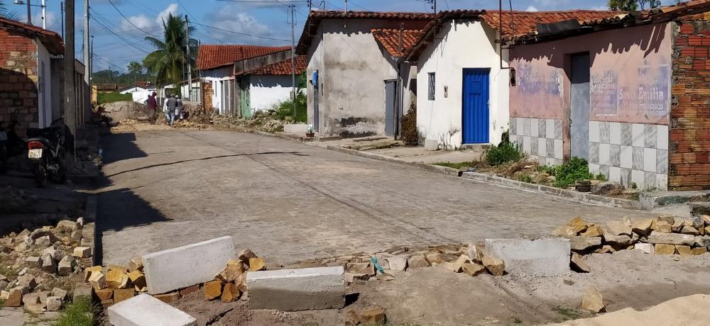Prefeito Edilson Capote começa cronograma de obras e serviços pelos bairros de Barras PI 