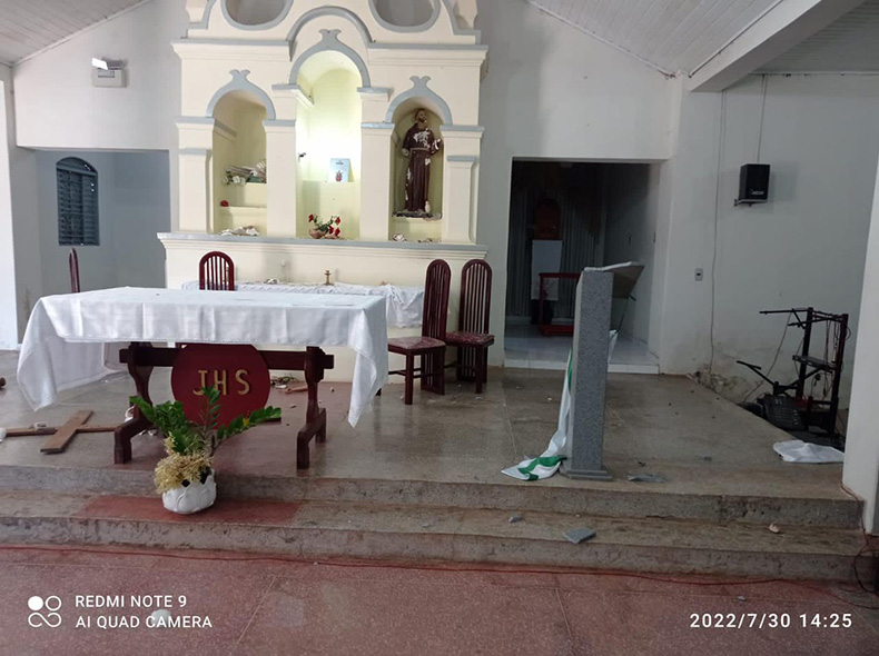 Homem fere três pessoas em Barreiras e depreda igreja no município
