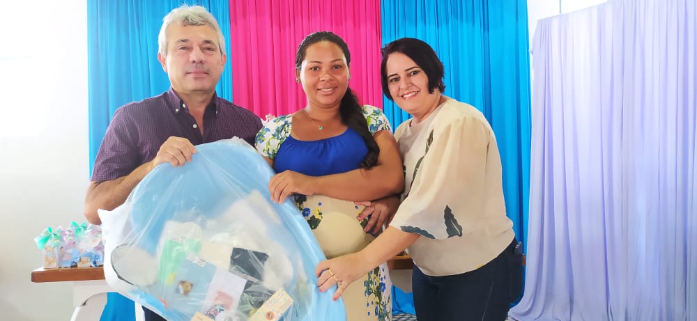 Governo Edilson Capote bate recorde em distribuição de enxovais em Barras PI 