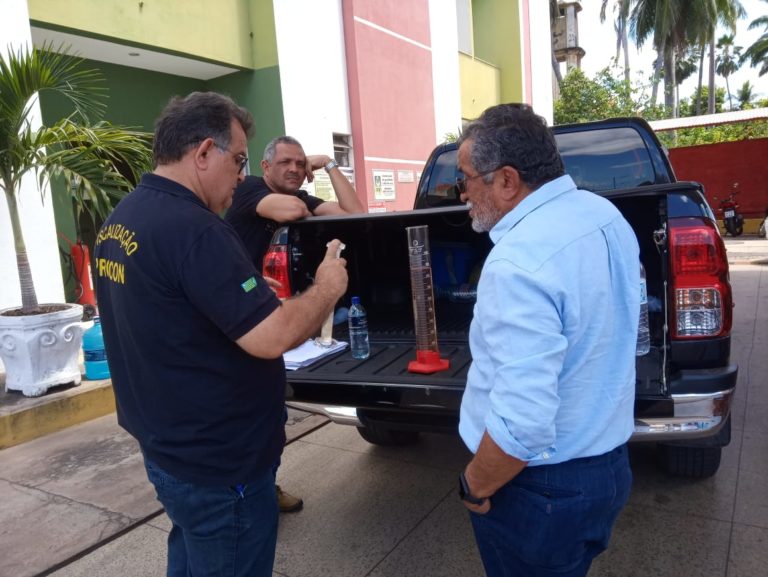 Dois postos de gasolina em Barras PI e um de Cabeceiras foram autuados por bomba baixa