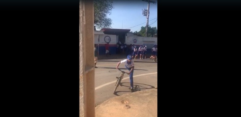Vídeos mostram correria e desespero de alunos durante ataque que terminou com cadeirante morta em escola na Bahia