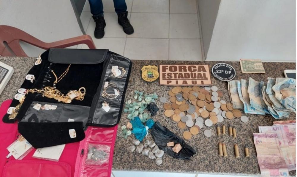 Filho é detido durante ação policial contra a mãe suspeita de tráfico em Teresina