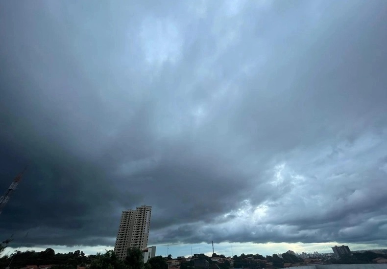 Inmet emite alerta de chuvas intensas para 126 municípios do Piauí