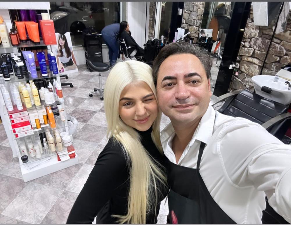 Cantora de sucesso em Portugal Bárbara Bandeira com o renomado cabeleireiro Karlos Wendell 