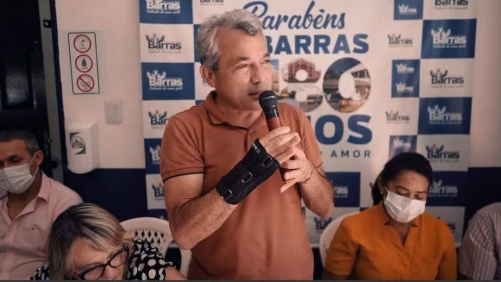 Prefeito Edilson Capote em Barras PI 