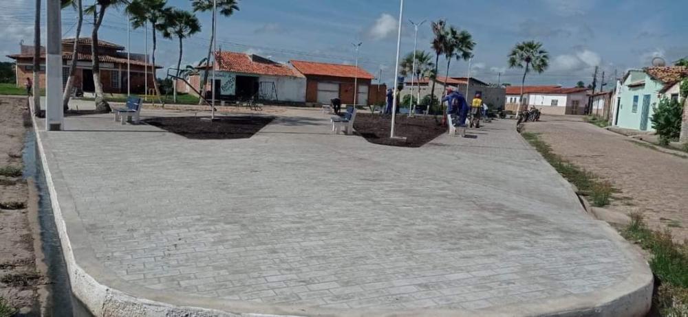 Obra do bairro Xique xique ( praça ) 