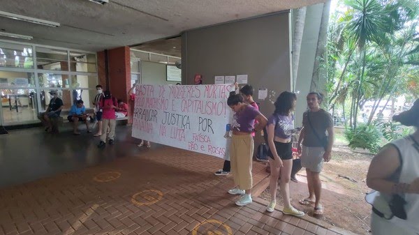 Alunos da Unicamp, em Campinas (SP) realizam ato após morte de estudante na UFPI — Foto: Sarah Moura Micoski