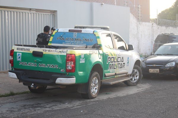 Viatura da Polícia Militar do Piauí — Foto: Lívia Ferreira /g1