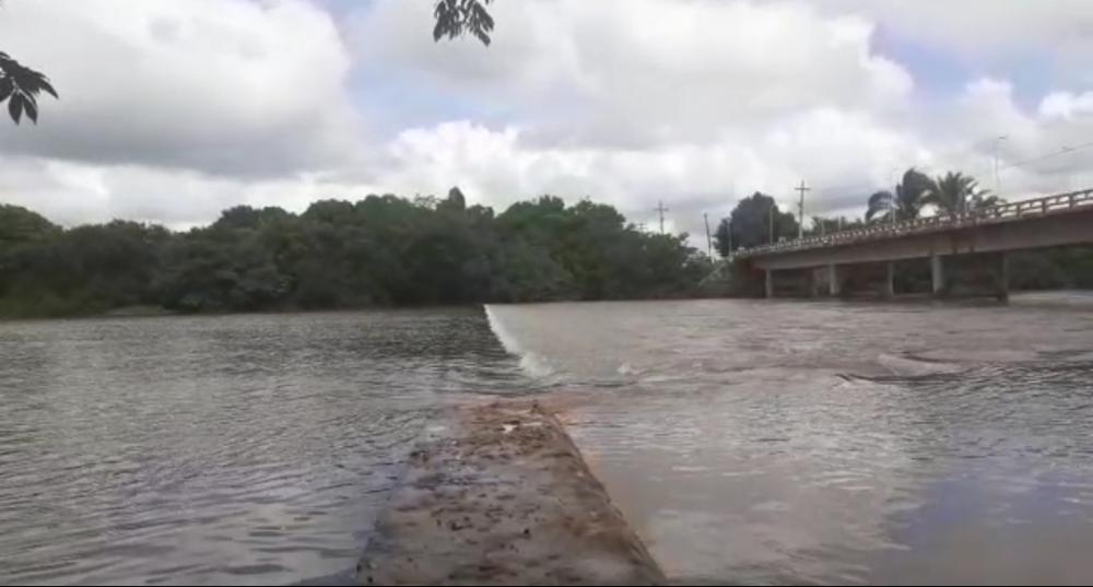 Barras (PI): Rio Marathaoan deixa cota de alerta após nível da água baixar – Foto: portal ibarras24horas 