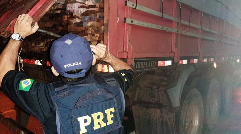 Picos PI: PRF aprende madeira com documento em nome de pessoa morta em 2014