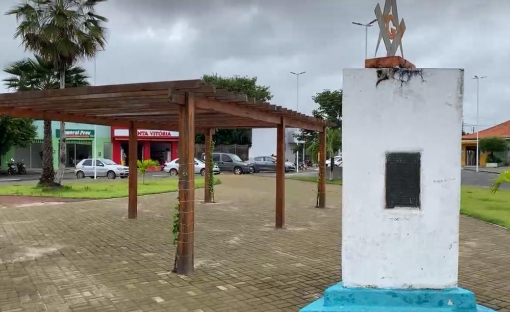 Praça da matriz em Barras PI