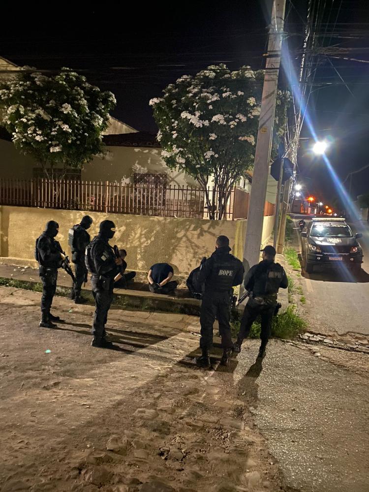 FOTO: REPRODUÇÃO / MONTAGEM 180GRAUS