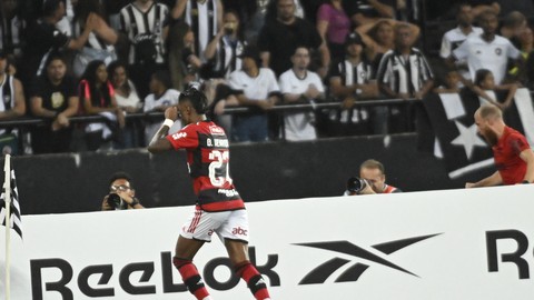 Bruno Henrique, do Flamengo, comemora gol contra o Botafogo (Foto: André Durão)