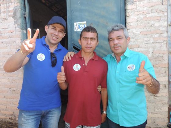 Ex prefeito de Barras PI Edilson Sérvulo e seu irmão Wilson mandam mensagem para população no dia do Trabalhador 