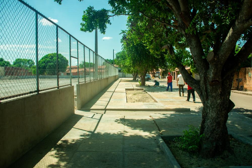 Calçadão perto do campo do bairro Palestina 