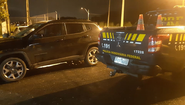 Empresário é preso com carro roubado e R$ 20 mil em Teresina