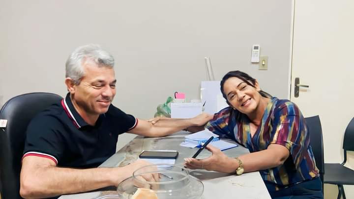 Prefeito Edilson Capote e vereadora Jovelina Furtado presidente da Câmara municipal - Assessoria de Comunicação