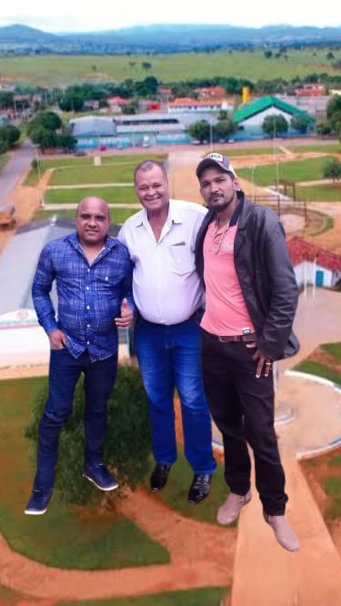Sebastião Costa Vanderlei, seu Erasmo Cardoso e um líder comunitário da região de Padre Bernardo GO 